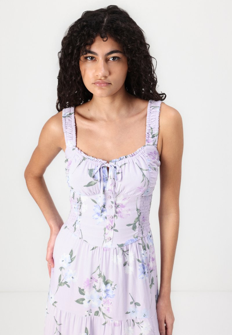 Hollister Co. Hollister Sofia Side-Smocked Maxi Dress - Maxi dress - trifle/white - Zalando.co.uk Hollister Co. Hollister Sofia Side-Smocked Maxi Dress - Maxi dress - trifle/white - Zalando.co.uk