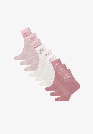 Sieben Paar O'Neill Kniestrümpfe in Pink, Weiß und Mauve, diagonal auf weißem Hintergrund angeordnet.