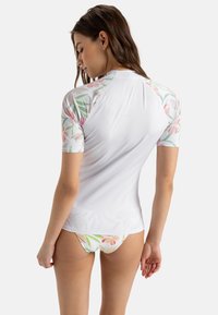 Roxy SEA BLOOM IN FULL MOON - Bikini top - white