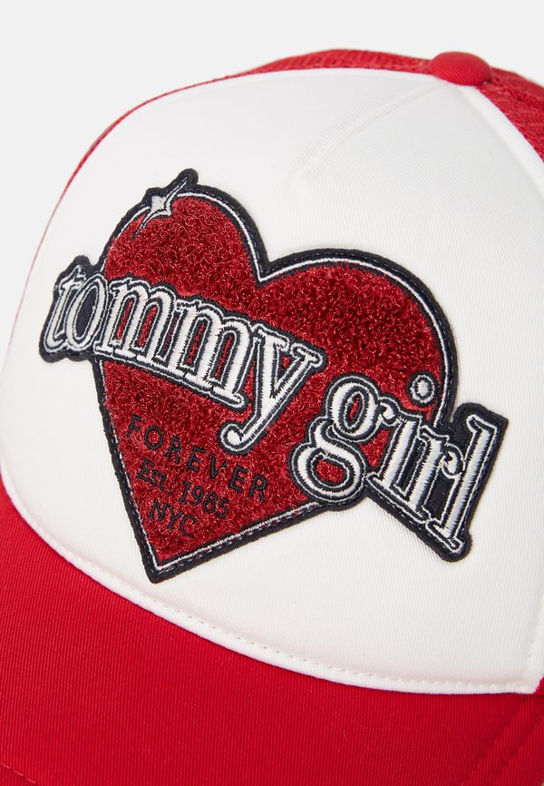 TOMMY GIRL  - Cap3