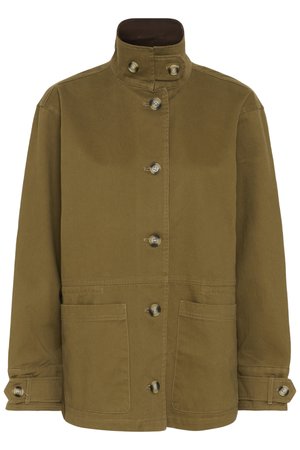 Jakna maslinasto zelene boje na kopčanje s visokim ovratnikom, dva prednja džepa i manžete s kopčama od čvrste tkanine.