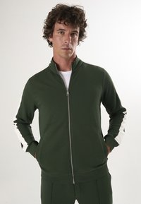 Unausgewählt, green