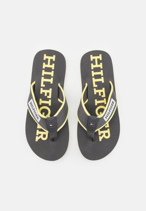 Tommy Hilfiger PATCH BEACH  - Sandaler m/ tåsplit - dark ash