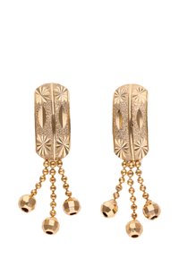 Złote klipsy w kształcie prostokątnym z teksturowanym wierzchem i trzema wiszącymi łańcuszkami z koralikami, zakończonymi fasetowanymi okrągłymi koralikami.