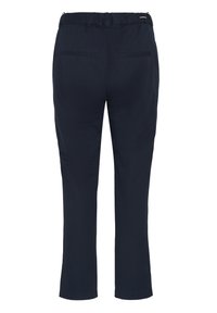 Pantalon droit bleu marine avec taille élastique et deux poches passepoilées à l'arrière, design décontracté, sans fermetures visibles.