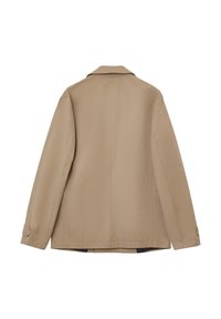 Giacca beige con un design strutturato, colletto a punta e maniche ampie. Tessuto liscio con una leggera lucentezza; cuciture laterali sul retro.