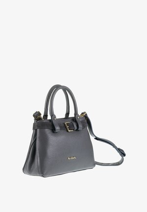 Borsa a mano in pelle grigia con superficie texturizzata, doppie maniglie superiori, tracolla regolabile, dettaglio con fibbia e logo dorato sul fronte.