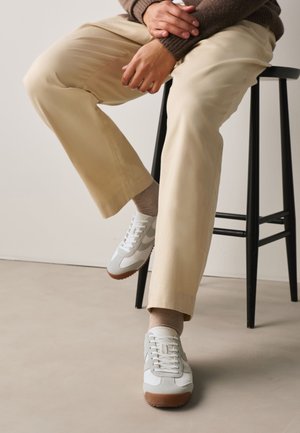 Next, REGULAR FIT - LOW PROFILE - Sneakers basse - neutral