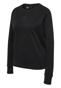 Svart sweatshirt med en slät textur, med rund hals och raglanärmar. Diskret präglad logotyp på framsidan.