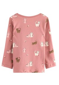 Langärmliges Shirt aus weichem rosa Baumwollstoff mit einem Cartoon-Katzendruck in Weiß-, Grau-, Braun- und floralen Akzenten. Gerundeter Ausschnitt.