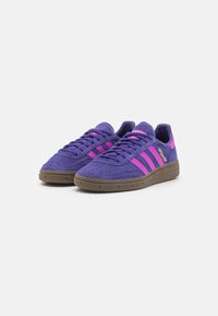 adidas Originals HANDBALL SPEZIAL UNISEX - Sneakers - collegiate purple/purple burst