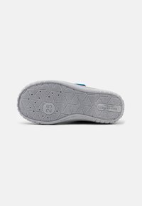 Superfit BILL - Tofflor & inneskor - blau