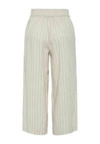 Pantalones de lino gris claro con rayas verticales negras, que cuentan con una cintura elástica y un diseño de pierna ancha para un ajuste holgado.