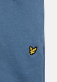 Lyle & Scott CLASSIC  - Calções - bluestone