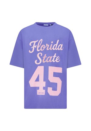 Paars T-shirt met korte mouwen met de tekst "Florida State" en groot nummer 45 in het roze op de voorkant.