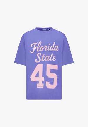 Paars T-shirt met korte mouwen met de tekst "Florida State" en groot nummer 45 in het roze op de voorkant.