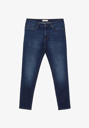 Jeans in denim blu scuro con un design aderente, cinque tasche e dettagli di cucitura sottili. Texture liscia e gamba dritta.