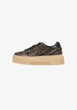 s.Oliver, SNEAKERS - Trainers - braun