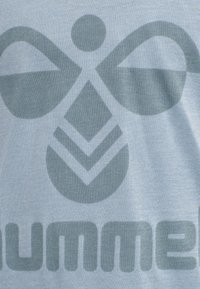 Hummel HMLSTEFF - Jersey con capucha - blue fog