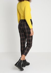Honey Punch Strickpullover - yellow