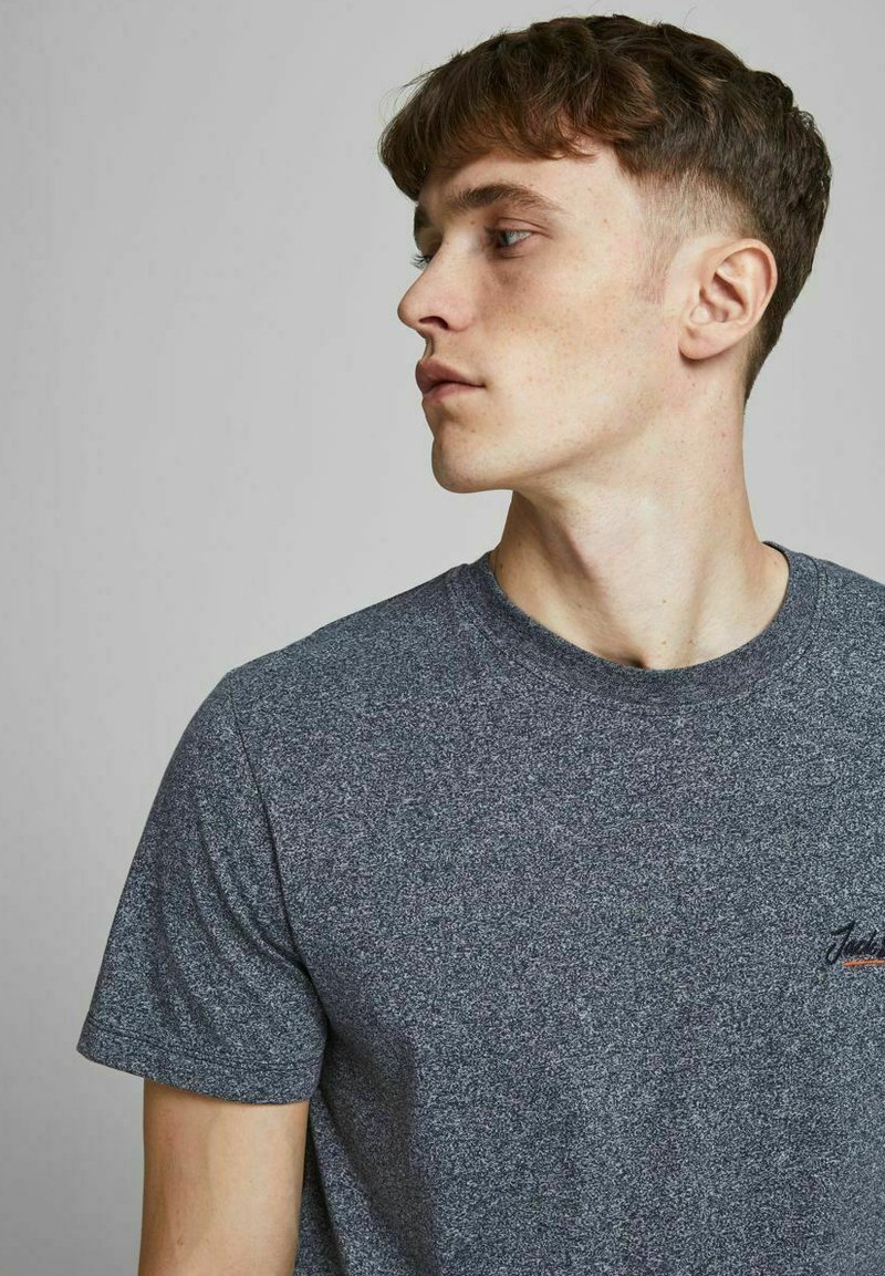 Herren T-Shirts basic | Jack & Jones JORTONS T-Shirt basic navy blazer/dark-blue denim - TH91920 Herren T-Shirts basic | Jack & Jones JORTONS T-Shirt basic navy blazer/dark-blue denim - TH91920