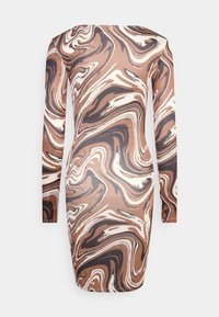 Vestido justo de manga curta feito de tecido estriado, apresentando um padrão mármore em tons de castanho, creme e preto.