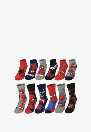 Dodici paia di calzini in cotone con design di Spider-Man in rosso, grigio, nero e blu. I diversi modelli includono stampe dei personaggi e testo.
