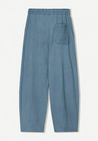 Unselected, dark blue