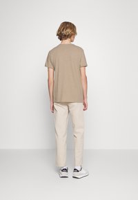 Selected Homme SLHMORGAN SS O-NECK TEE W NOOS - T-shirt básica - chinchilla