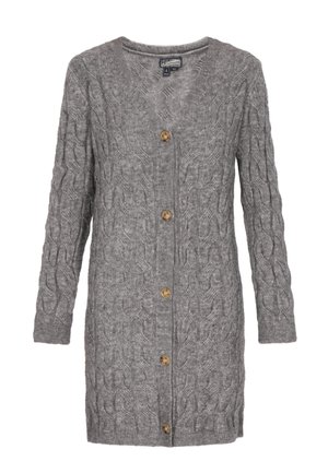 Siv krožnik s pletenim vzorcem in V-izrezom, ki vključuje kabelski pleten vzorec in pet gumbov iz rjavega lesa. Dolgi rokavi z rebrastimi manšetami.