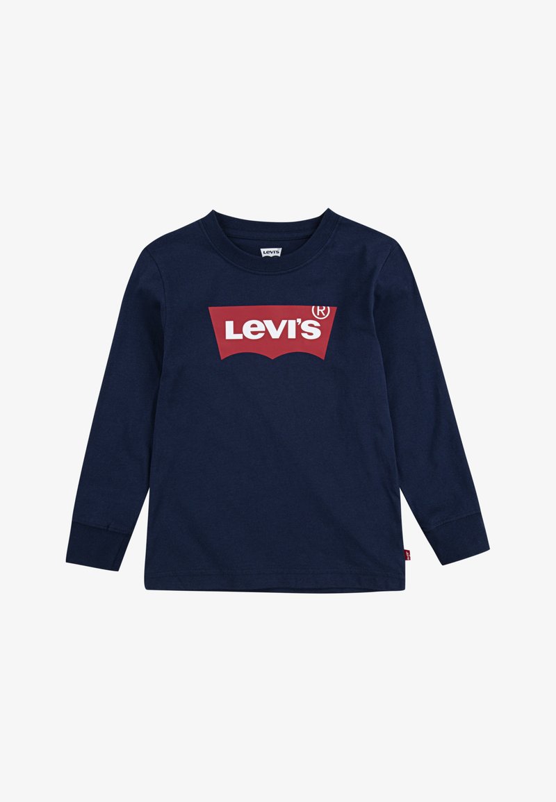 Navyblaues Langarm-T-Shirt aus Baumwolle mit einem großen roten Levi's-Logo auf der Vorderseite und gerippten Bündchen. Glatte Textur, Rundhalsausschnitt.