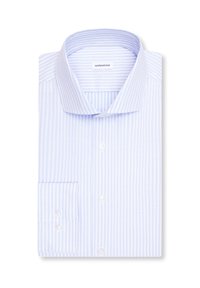 Chemise à rayures bleu clair et blanches, tissu en coton, col à boutons, poignet à un bouton, étiquette au col, pliage soigné.