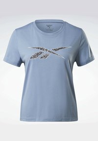 Ljusblå kortärmad t-shirt gjord av mjukt tyg, med en texturerad mörkgrå logotypgrafik över bröstet. Regular fit.