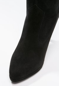 Peter Kaiser Bottes à talons hauts - black