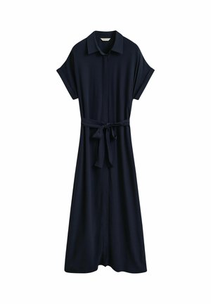 Marineblaues Midikleid im Hemdstil mit kurzen Ärmeln, Kragen, durchgehender Knopfleiste vorne und einem Stoffgürtel, der in der Taille gebunden ist.