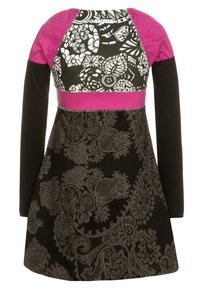Sukienka z długim rękawem, z czarną spódnicą w szare wzory koronkowe, różową talią i wielokolorową kwiatową górą. Wykonana z tkaniny bawełnianej.