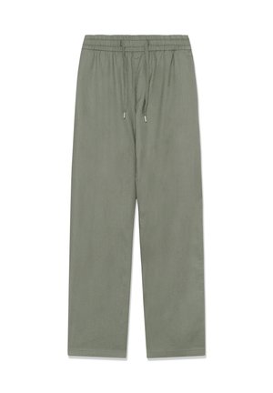 Niezobowiązujące spodnie w odcieniu jasnej oliwki z elastycznym pasem i regulowanym sznurkiem, o prostym kroju nogawki, bez widocznych kieszeni ani wzorów.