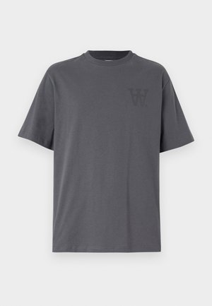 Grå bomull T-skjorte med korte ermer, rund hals og en subtil tonet 'W' logo på venstre bryst. Glatt tekstur og avslappet passform.