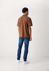 HUGO DIBLOSPOL - Poloskjorter - medium brown