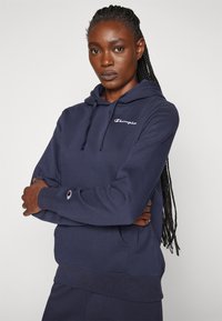 Champion ICONS HOODIE CONTRAST LOGO SMALL - Felpa con cappuccio - dark blue