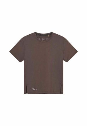 T-shirt uni marron foncé à manches courtes avec col rond et petit logo blanc près de l'ourlet inférieur à l'avant.