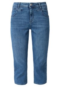 Pantalones capri de mezclilla en azul medio con diseño de cinco bolsillos, cierre de cremallera y botón, piernas rectas y áreas sutilmente desgastadas.