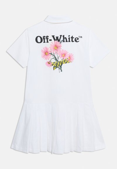 Λευκό φόρεμα με κοντά μανίκια και πλισαρισμένη φούστα, μαύρο κείμενο "Off-White" και ροζ μαργαρίτες με κίτρινη και μαύρη ριγωτή κορδέλα στην πλάτη.