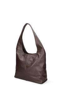 Borsa a spalla in pelle marrone con una superficie morbida e strutturata, un design leggermente morbido e una sola tracolla larga per un facile trasporto.