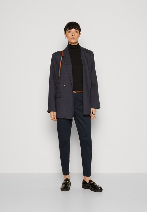 DAYS CIGARET - Chinos - copenhagen night3