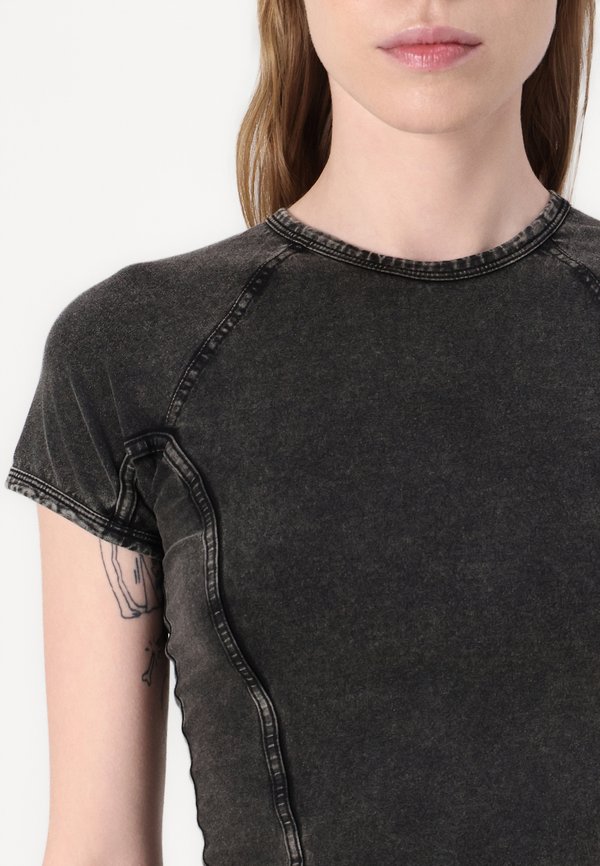 LYNNE - Basic T-shirt4