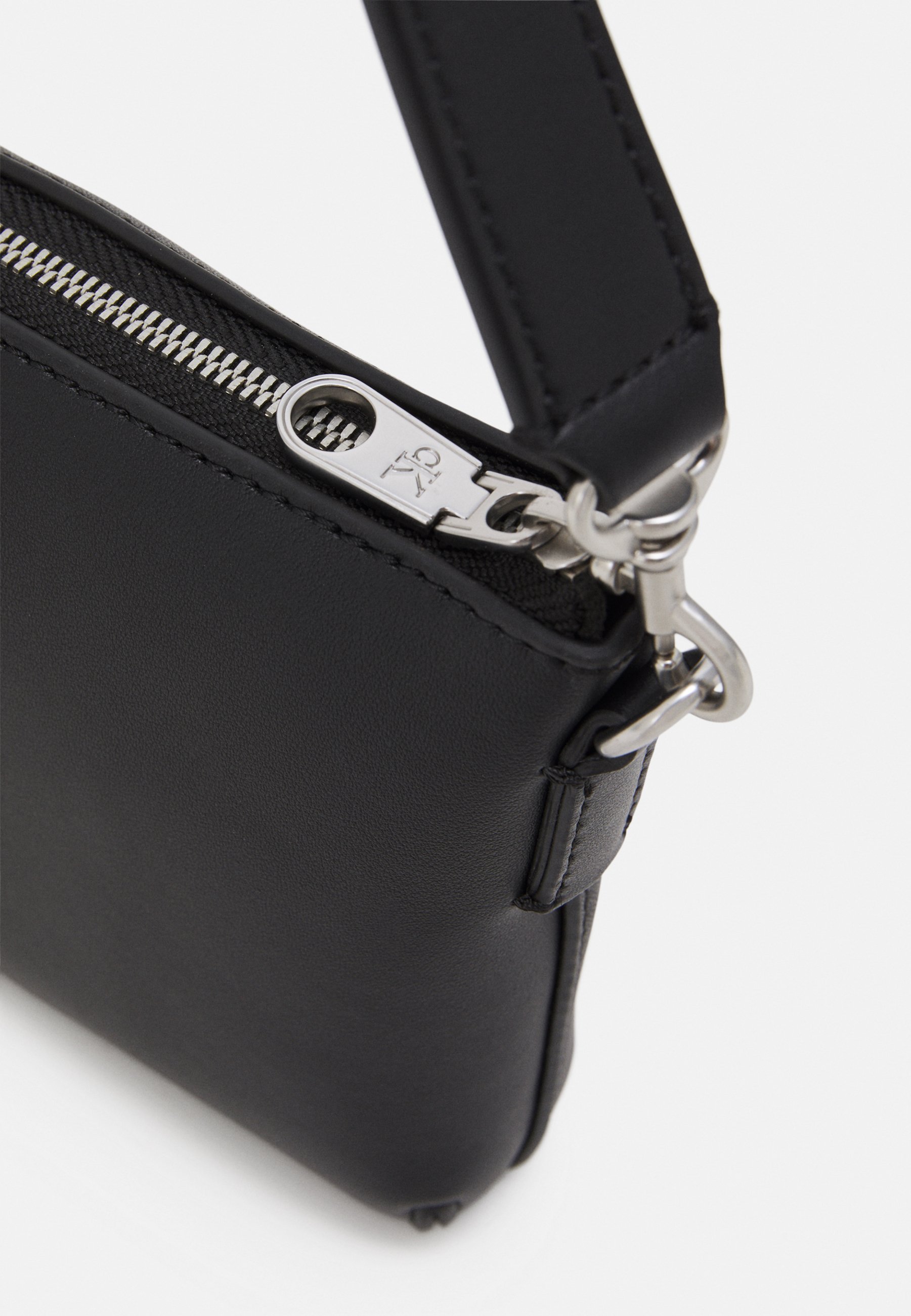 Donna SCULPTED SHOULDER POUCH MONO - Borsa a mano Donna SCULPTED SHOULDER POUCH MONO - Borsa a mano