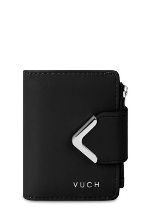 Schwarze Brieftasche aus glattem Leder mit silbernem Zickzack-Metallakzent und Logo. Verfügt über einen Reißverschluss und ein kompaktes Design.