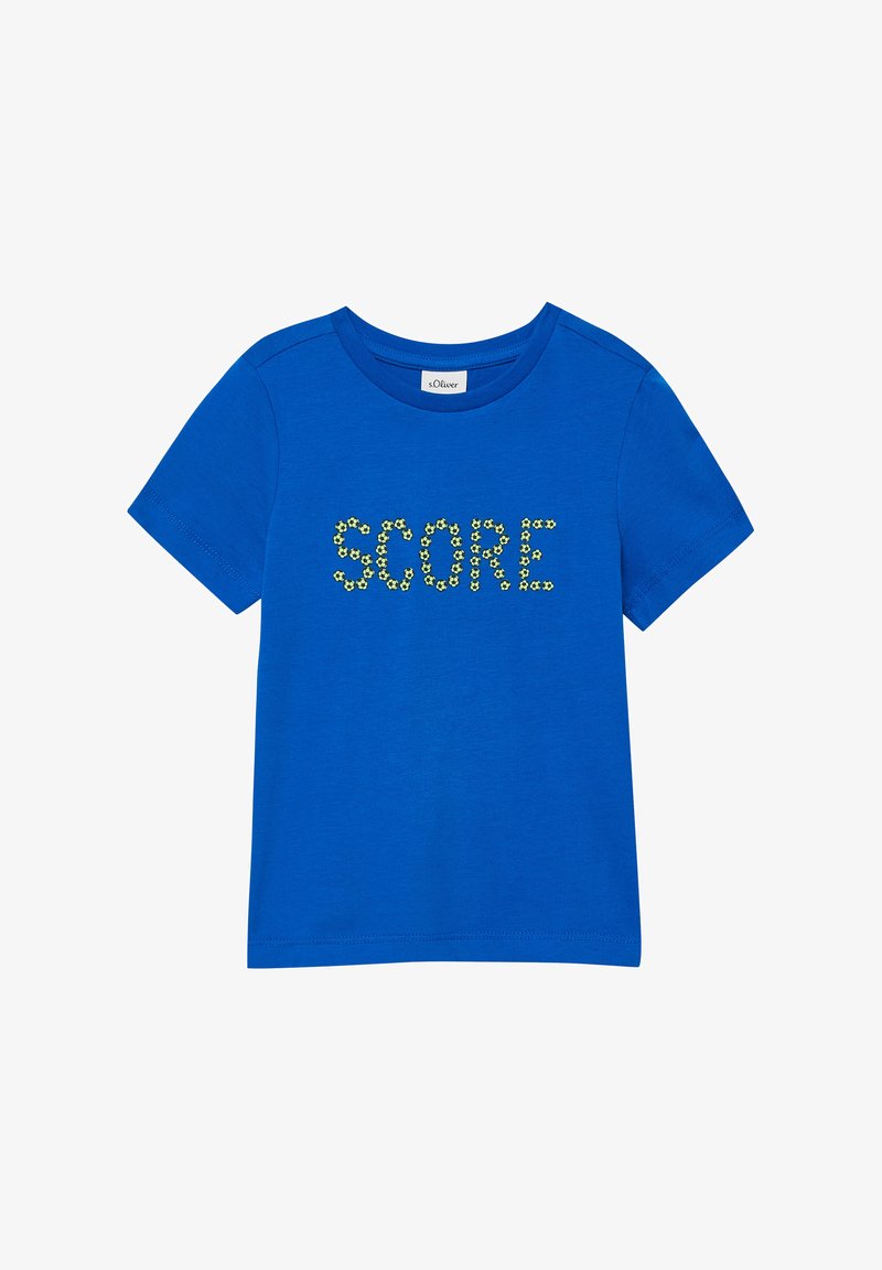 T-shirt bleu à manches courtes avec le mot « SCORE » écrit en jaune et motifs de ballons de football noirs sur la poitrine.