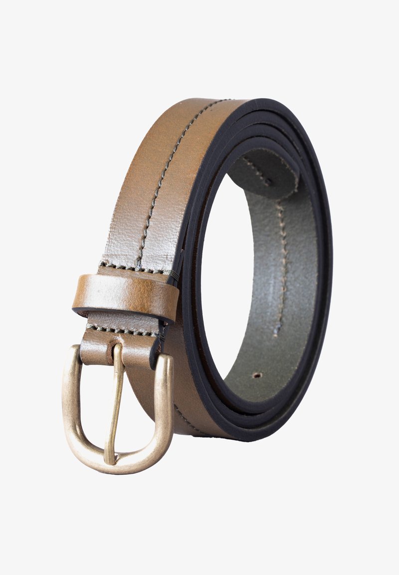 Leather belt with a brown exterior and black interior, featuring a metal buckle in a brass finish and contrasting stitching.